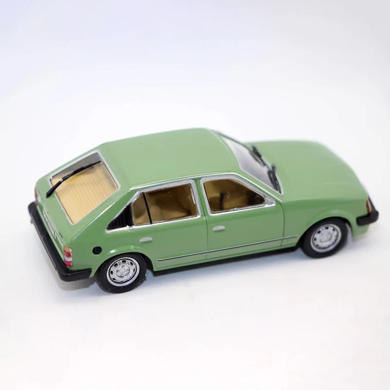 Vintage Opel Kadett D 6S 1:43 Diecast Model 4 Vintage Opel Kadett D 6S 1:43 Diecast Model - Image 4