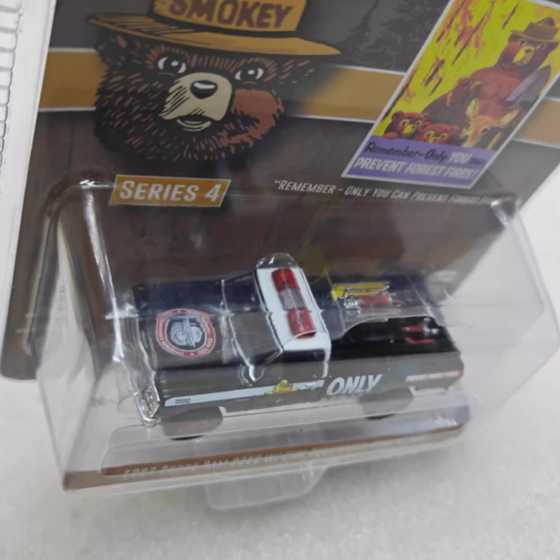 Detailed Scale Model of 1987 Dodge Ram D250 5 Detailed Scale Model of 1987 Dodge Ram D250 - Image 5