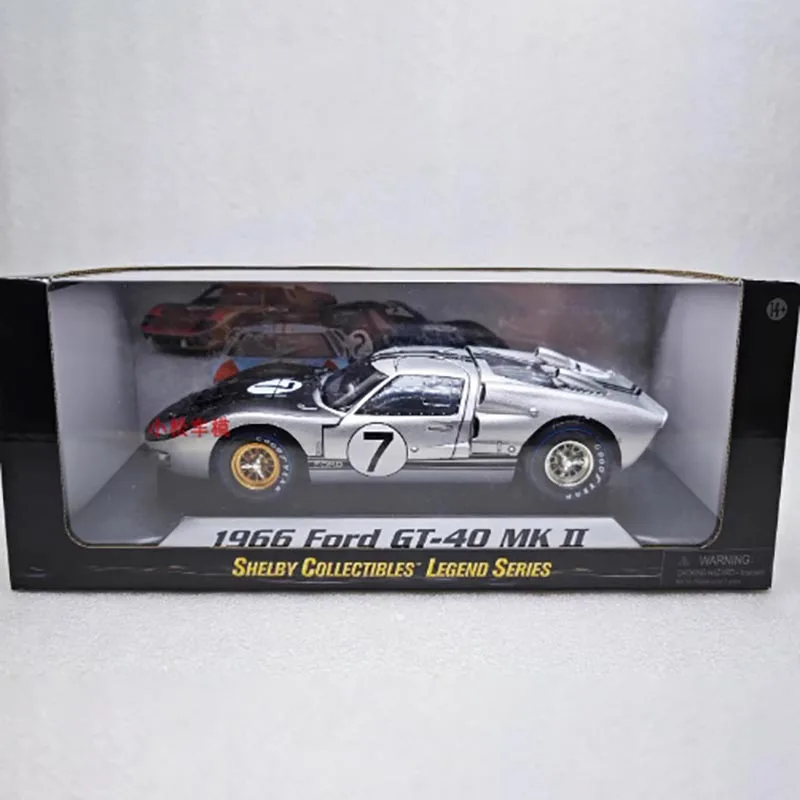 1966 Ford GT-40 MK II Diecast Model 1/18 Scale 5 1966 Ford GT-40 MK II Diecast Model 1/18 Scale - Image 5