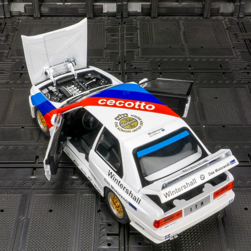 Vibrant 1:24 Scale BMW M3 E30 Diecast Model 5 Vibrant 1:24 Scale BMW M3 E30 Diecast Model - Image 5