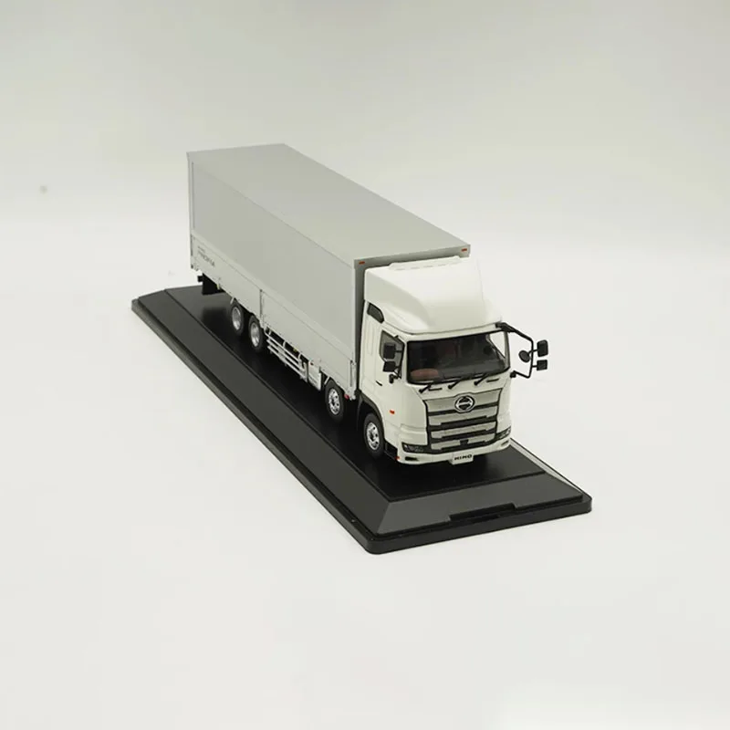 HINO Box Van Diecast Model 1:43 Scale 2 HINO Box Van Diecast Model 1:43 Scale - Image 2