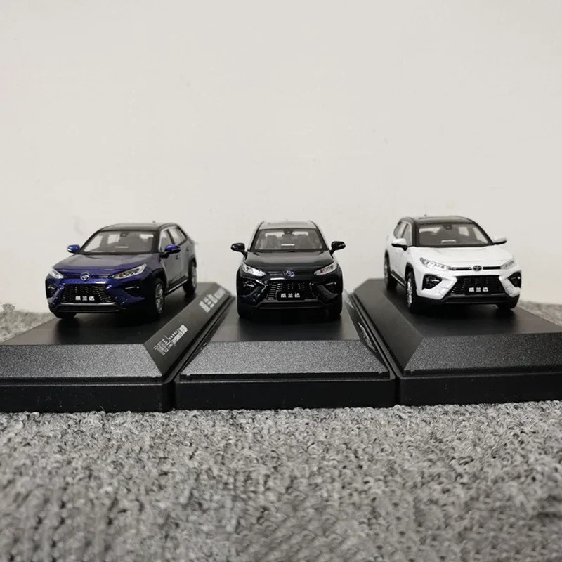 Blue Diecast SUV Model 1:43 Scale by WELLY 4 Blue Diecast SUV Model 1:43 Scale by WELLY - Image 4
