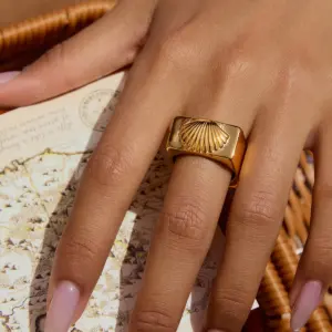 Elegant Gold Stainless Steel Ring with Scallop Shell 12 See64c6c4471249a3b5220212a818a881E