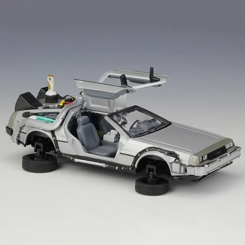 DeLorean DMC-12 Model 1/24 Scale 6 DeLorean DMC-12 Model 1/24 Scale - Image 6