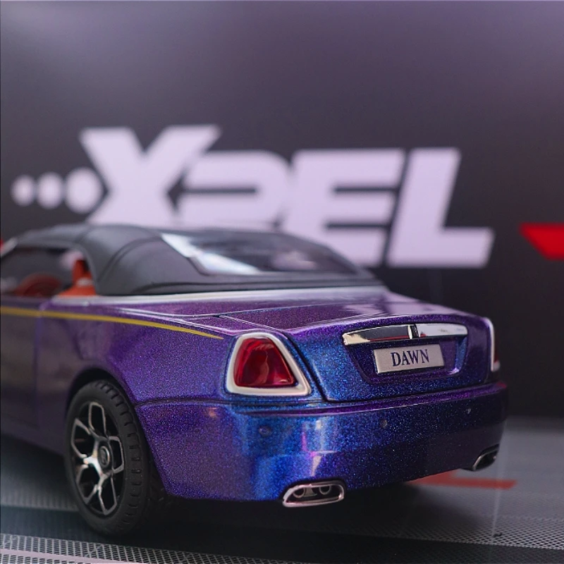 Luxurious 1:24 Scale Diecast Car Model 2 Luxurious 1:24 Scale Diecast Car Model - Image 2
