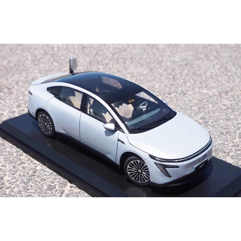 Futuristic N7 2025 Alloy Car Model 1:18 Scale 4 Futuristic N7 2025 Alloy Car Model 1:18 Scale - Image 4