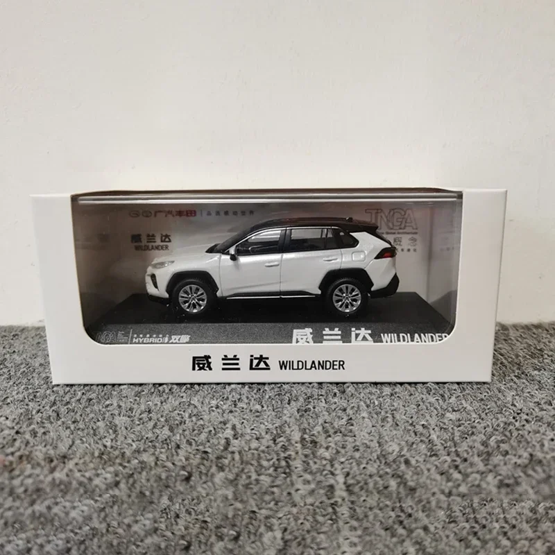 Blue Diecast SUV Model 1:43 Scale by WELLY 5 Blue Diecast SUV Model 1:43 Scale by WELLY - Image 5