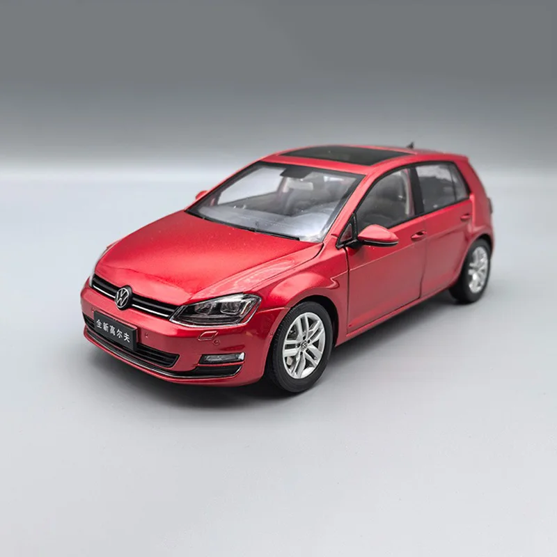 1:18 Scale Golf 7 Alloy Car Model 6 1:18 Scale Golf 7 Alloy Car Model - Image 6