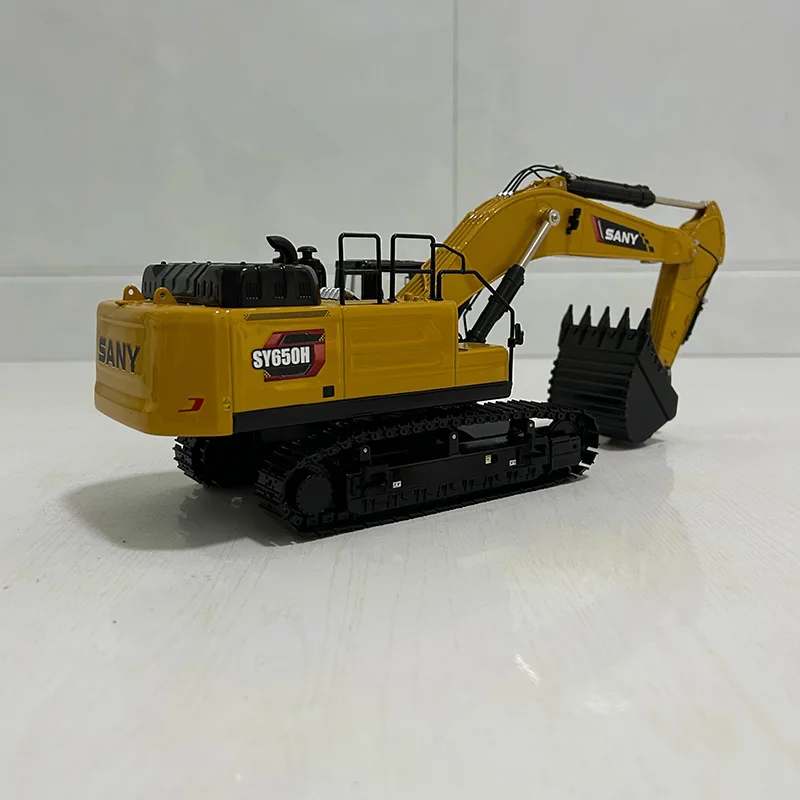 1:35 SANY SY650N Excavator Model 2 1:35 SANY SY650N Excavator Model - Image 2