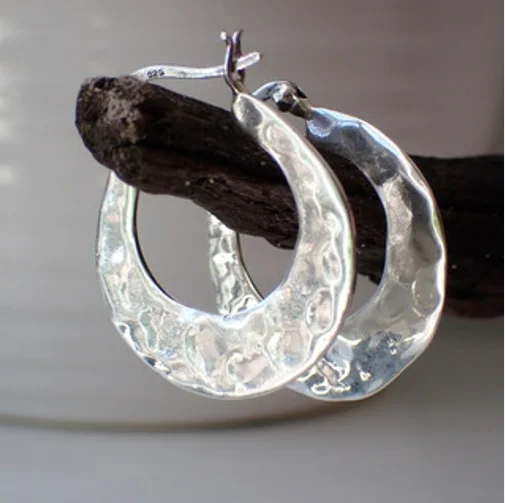 Vintage Silver Crescent Moon Drop Earrings 2 Vintage Silver Crescent Moon Drop Earrings - Image 2