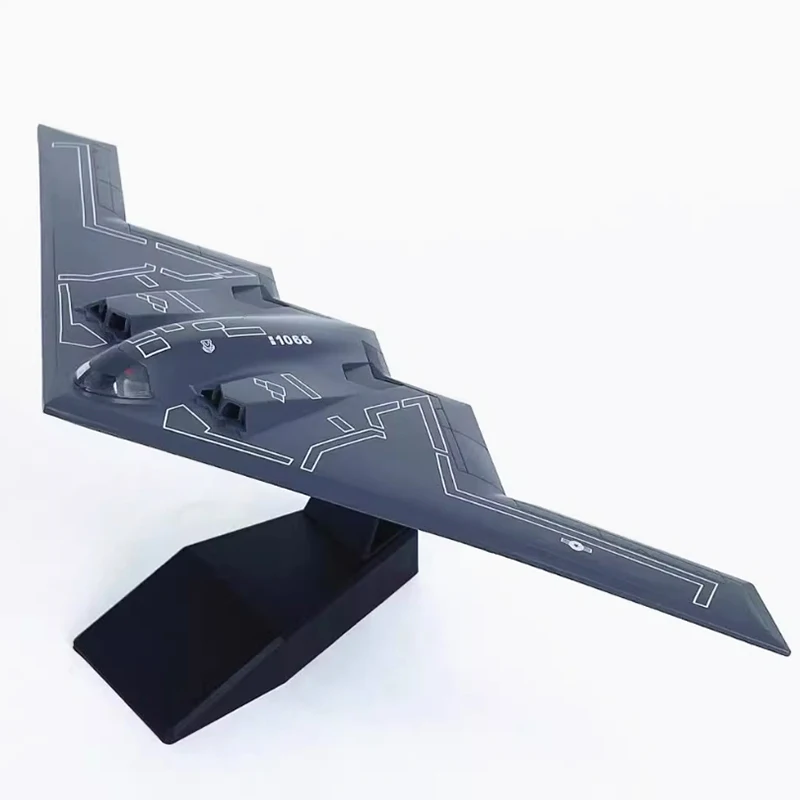 US B2 Bomber Diecast Model 1/200 Scale 3 US B2 Bomber Diecast Model 1/200 Scale - Image 3
