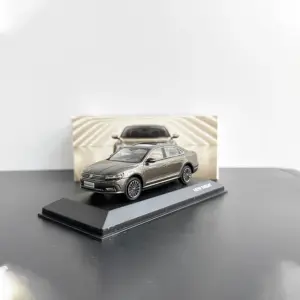 2017 Volkswagen Passat 1:43 Diecast Model 9 Sf12920158d1849289ab0b32aa3cac689t