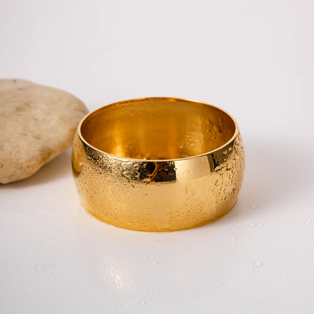 Minimalist Gold Stainless Steel Bracelet JDB2308042 5 Minimalist Gold Stainless Steel Bracelet JDB2308042 - Image 5