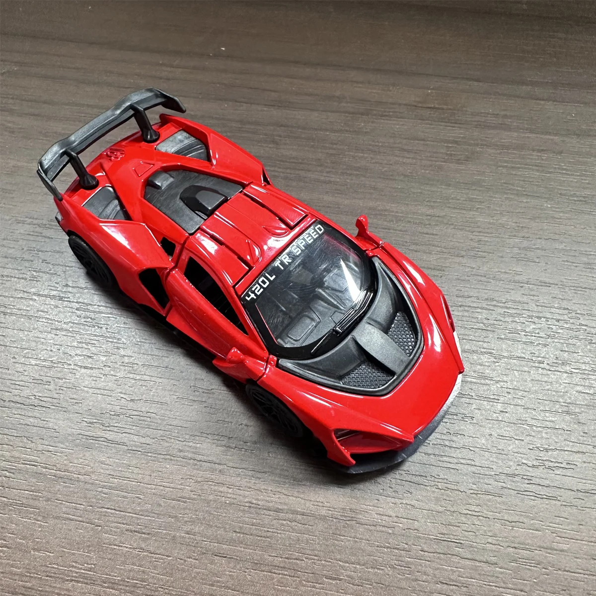 Red 1:43 Die-Cast Racing Car with Opening Doors 3 Red 1:43 Die-Cast Racing Car with Opening Doors - Image 3