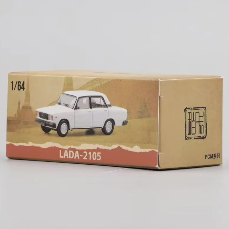 Vintage LADA 2105 Sedan Diecast Model in 1:64 Scale 6 Vintage LADA 2105 Sedan Diecast Model in 1:64 Scale - Image 6