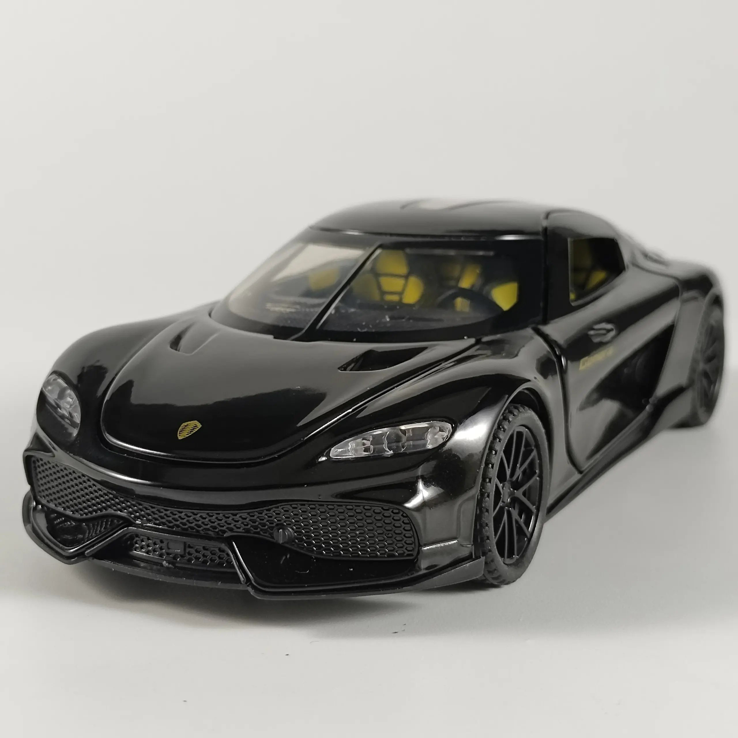 1:24 Scale Diecast Supercar Model 5 1:24 Scale Diecast Supercar Model - Image 5