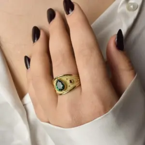 Elegant Gold Ring with Green and Red Stones 7 Sf24ea3de579b42c788013a3eb5f7ec7cU