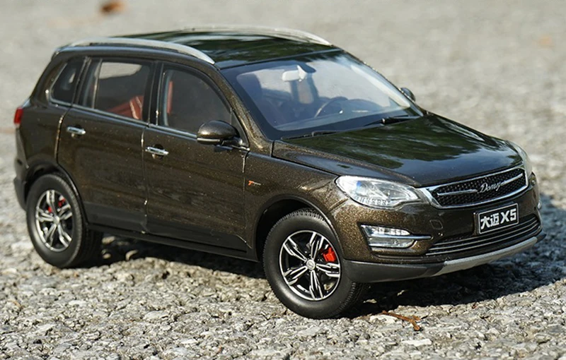 Dark Brown 1:18 Scale Diecast SUV Model 9 Dark Brown 1:18 Scale Diecast SUV Model - Image 9