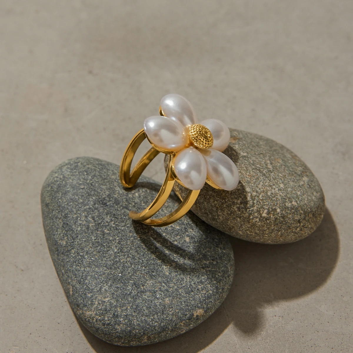 Gold Stainless Steel Flower Pearl Ring Model JDR0103017 6 Gold Stainless Steel Flower Pearl Ring Model JDR0103017 - Image 6