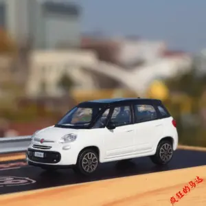 Fiat 500L 1/43 Diecast Model Car