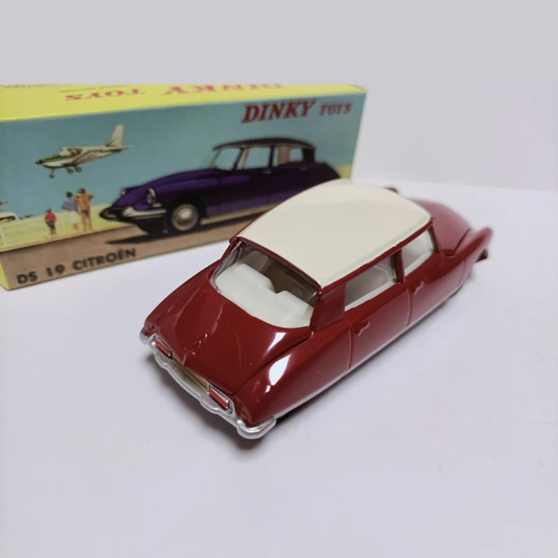 Vintage Citroen DS19 1:43 Diecast Model 6 Vintage Citroen DS19 1:43 Diecast Model - Image 6