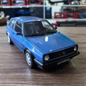 Volkswagen Golf 1:18 Diecast Model Blue 10 Sf3170151990d4d449e7e6d2aa69cd39eM