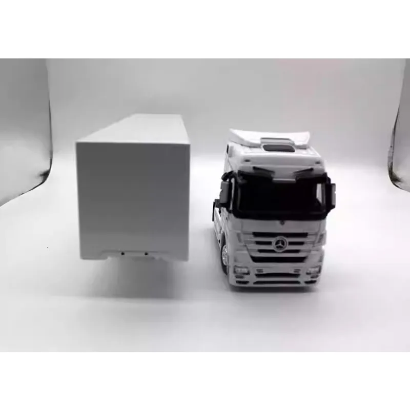 White 1:50 Scale Benz Container Truck Model 4 White 1:50 Scale Benz Container Truck Model - Image 4