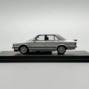 Miniature BMW M5 E28 Die-Cast Model Collectible 15 Sf34005f9fc2f4ec395a101df948cd655x