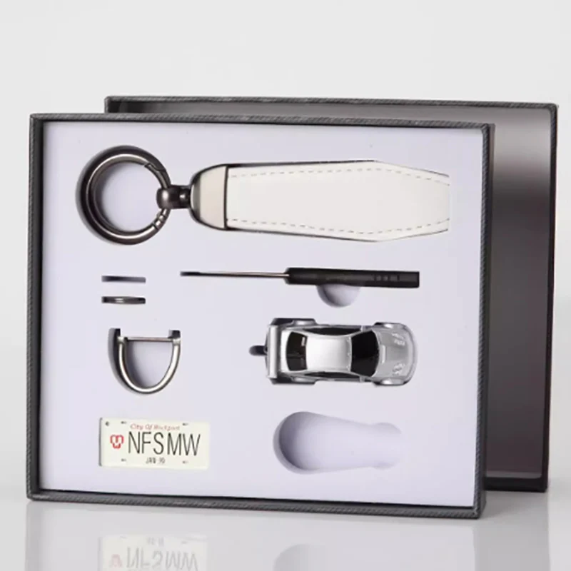 1/87 Scale Alloy Car Model in Green and Silver 4 1/87 Scale Alloy Car Model in Green and Silver - Image 4