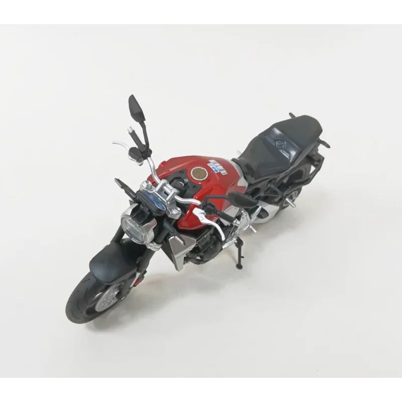 Honda CB1000R 1:12 Scale Model in Black 6 Honda CB1000R 1:12 Scale Model in Black - Image 6