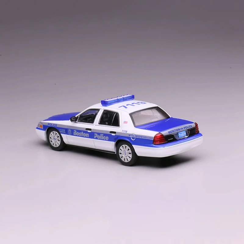 1:64 Scale Diecast E350 Chicago/CV Vehicle Model 5 1:64 Scale Diecast E350 Chicago/CV Vehicle Model - Image 5