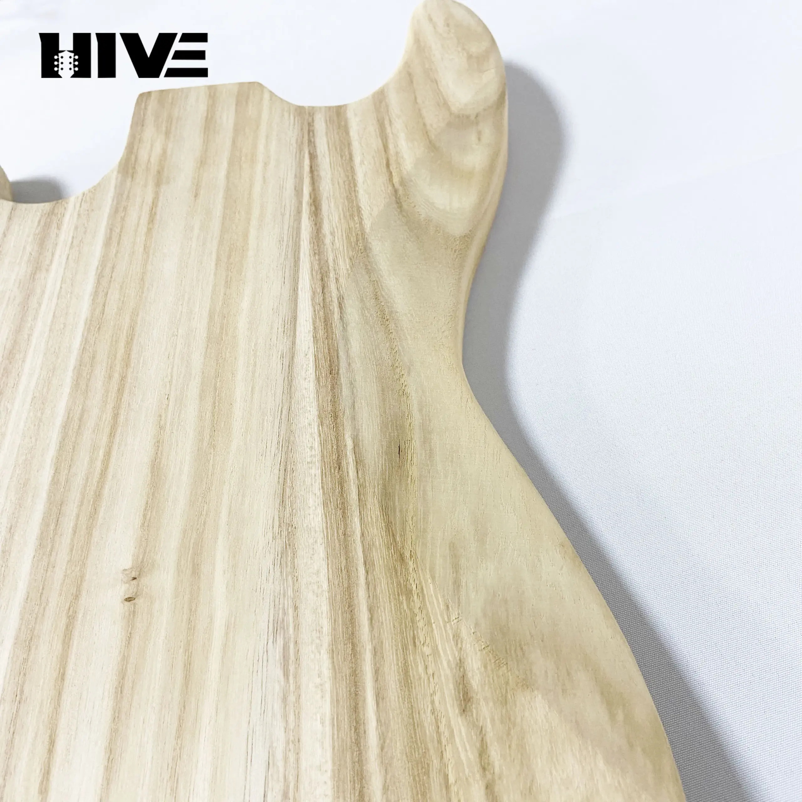 Natural Paulownia Electric Guitar Body 47x34x5.5cm 5 Natural Paulownia Electric Guitar Body 47x34x5.5cm - Image 5