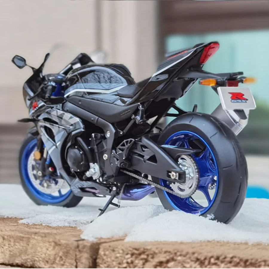 GSX-R1000 1:12 Scale Diecast Motorcycle Model 3 GSX-R1000 1:12 Scale Diecast Motorcycle Model - Image 3