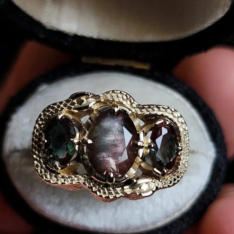 Vintage-Inspired Cocktail Ring with Zircon Stones 2 Vintage-Inspired Cocktail Ring with Zircon Stones - Image 2