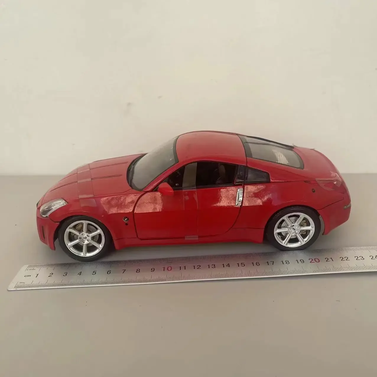 Flawed Nissan Lady Fairlady Z Model 1:18 Scale 2 Flawed Nissan Lady Fairlady Z Model 1:18 Scale - Image 2