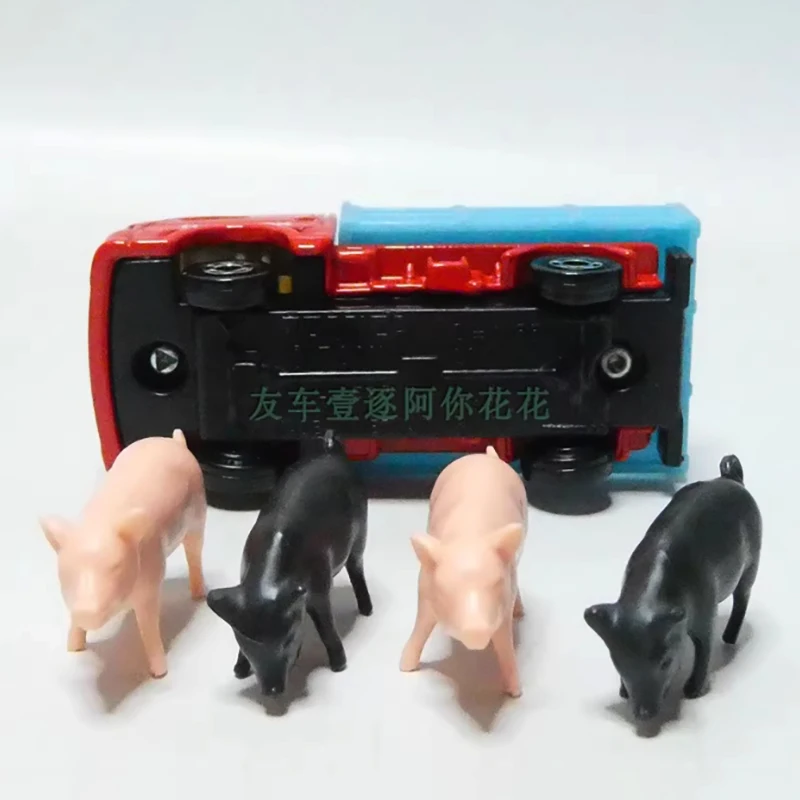 1:64 Scale Suzuki Carry Pig Truck Diecast Model 4 1:64 Scale Suzuki Carry Pig Truck Diecast Model - Image 4