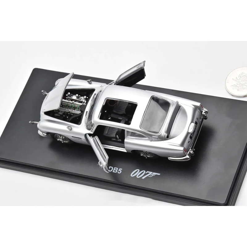 Aston Martin DB5 1:43 Diecast Model Collection 4 Aston Martin DB5 1:43 Diecast Model Collection - Image 4