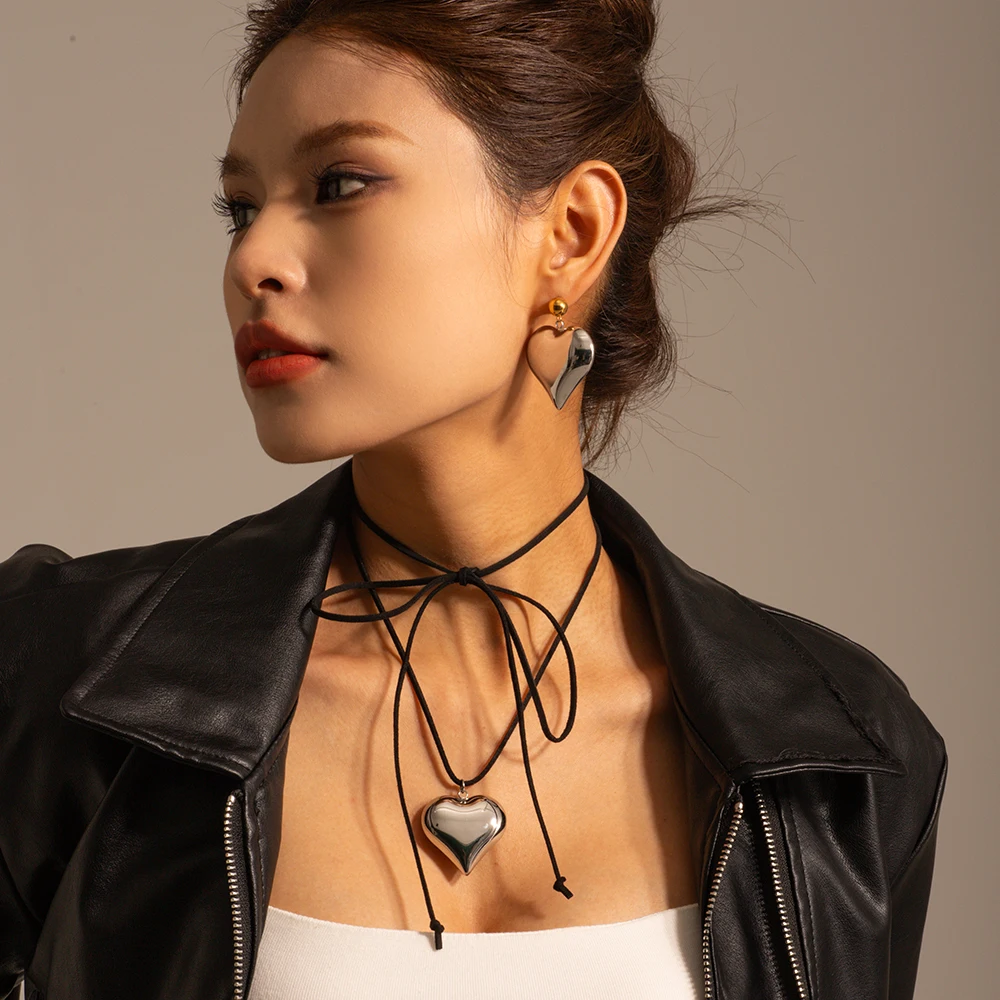 Stainless Steel Heart Necklace JDN2309001 4 Stainless Steel Heart Necklace JDN2309001 - Image 4