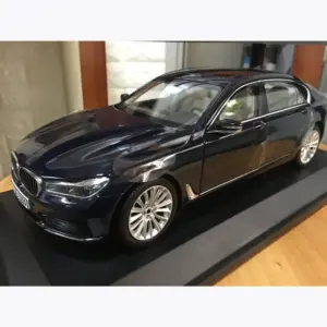 BMW 7 Series 750Li 1:18 Die-Cast Model in Black 5 Sf8764bb01ae146dda182c6f0375790e9s
