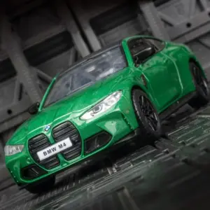 1:32 BMW M4 G82 Diecast Model in Green 14 Sf883e8709dcb4bf084375d8b012c25cey