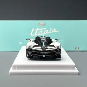 Pagani Utopia 1:64 Diecast Model Car 9 Sf8d5b7ec01024b7bb6ae9bfd8be5671bw