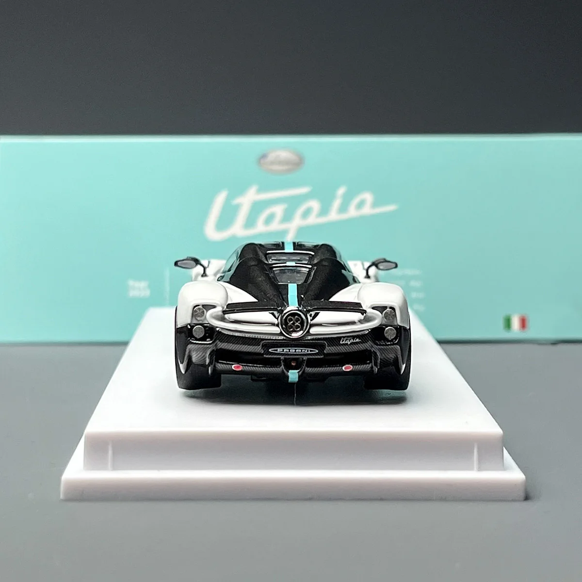 Pagani Utopia 1:64 Diecast Model Car 4 Pagani Utopia 1:64 Diecast Model Car - Image 4