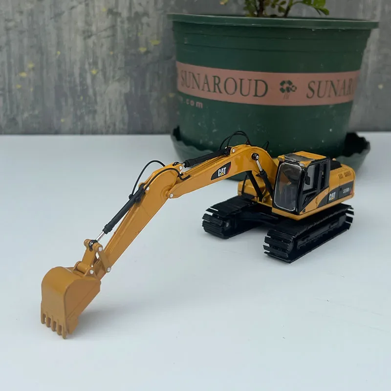 CAT 320D L Excavator Model 1:50 Scale 3 CAT 320D L Excavator Model 1:50 Scale - Image 3