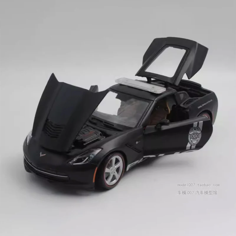 1:18 Scale Diecast Corvette Model 3 1:18 Scale Diecast Corvette Model - Image 3