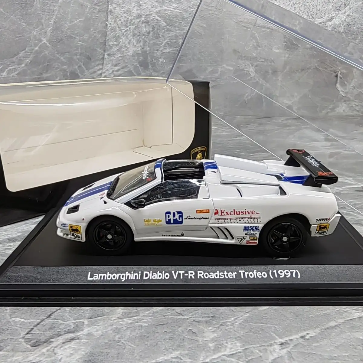 White Lamborghini Diablo VT-R 1997 Model Diecast 2 White Lamborghini Diablo VT-R 1997 Model Diecast - Image 2