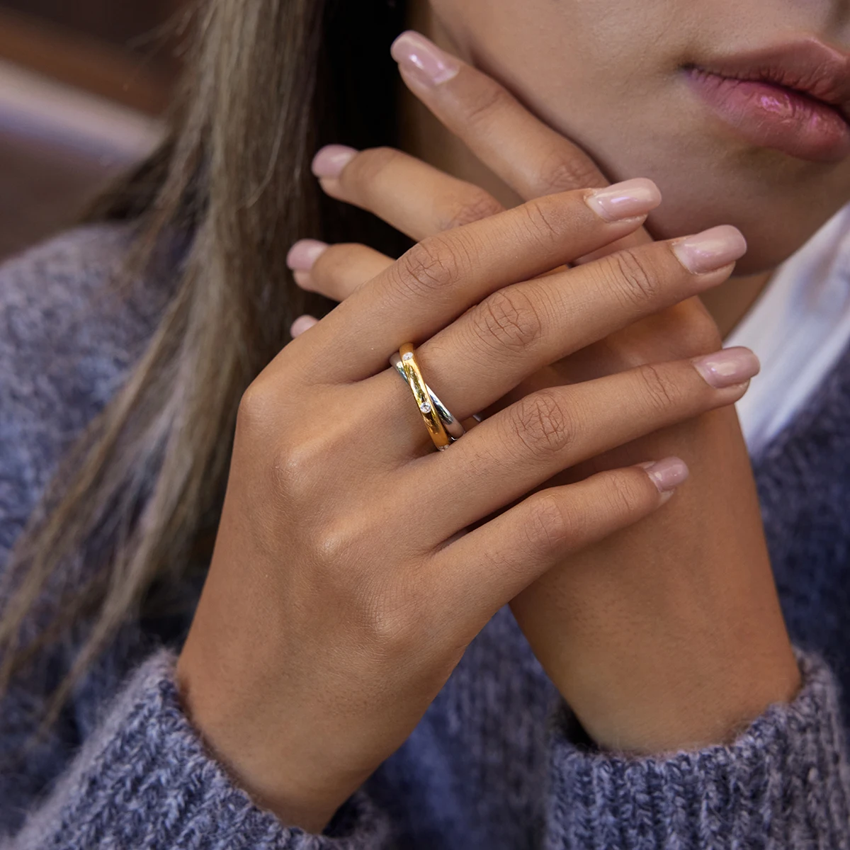 Elegant Gold-Tone Stainless Steel Women's Ring 4 Elegant Gold-Tone Stainless Steel Women's Ring - Image 4