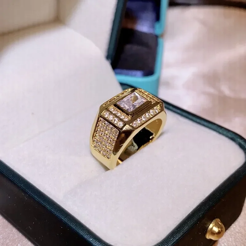 Gold Unisex Ring with Square Zircon 3 Gold Unisex Ring with Square Zircon - Image 3