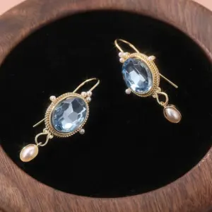 Sfb52321f300b48c7a720d97bd633a6d8w