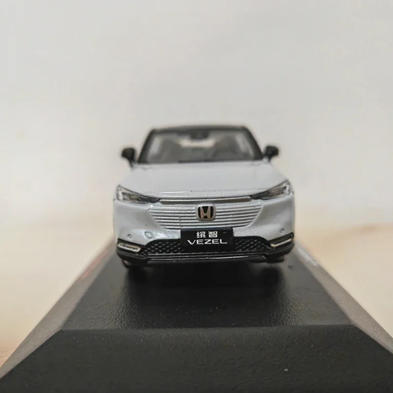 1:43 Scale 2023 Honda Vezel Diecast Model 2 1:43 Scale 2023 Honda Vezel Diecast Model - Image 2