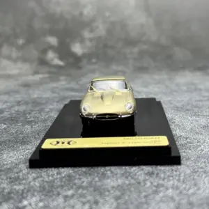 Jaguar E-Type Coupe 1:64 Diecast Model 8 Sfb9cfecb20ec4f5ab0d377622af087c6a